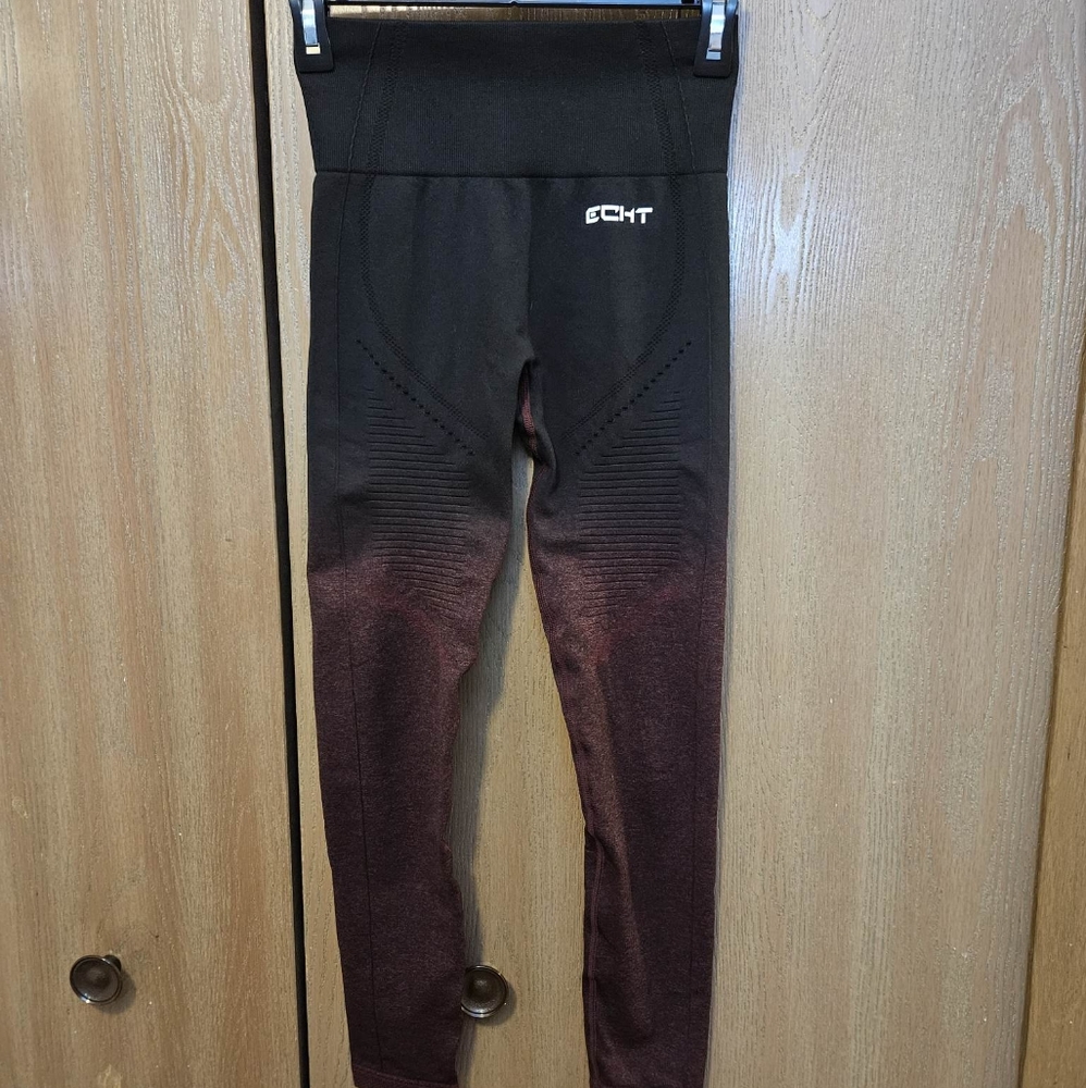 EUC ECHT Black Burgundy Arise Ombre Leggings Women's Sz S Weightlifting Training